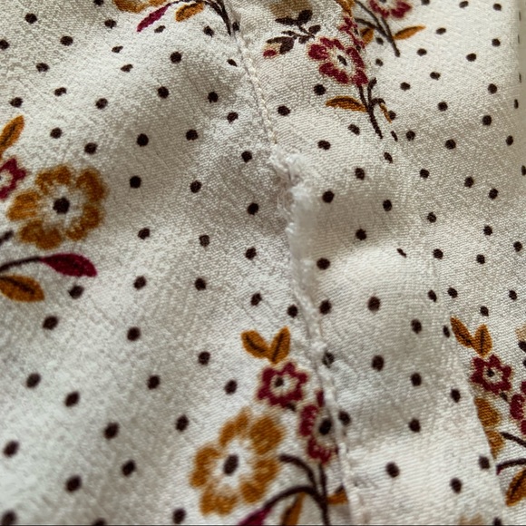 Floral print short sleeve blouse with floaty sleeves - Forever 21 size Large - Picture 4 of 8